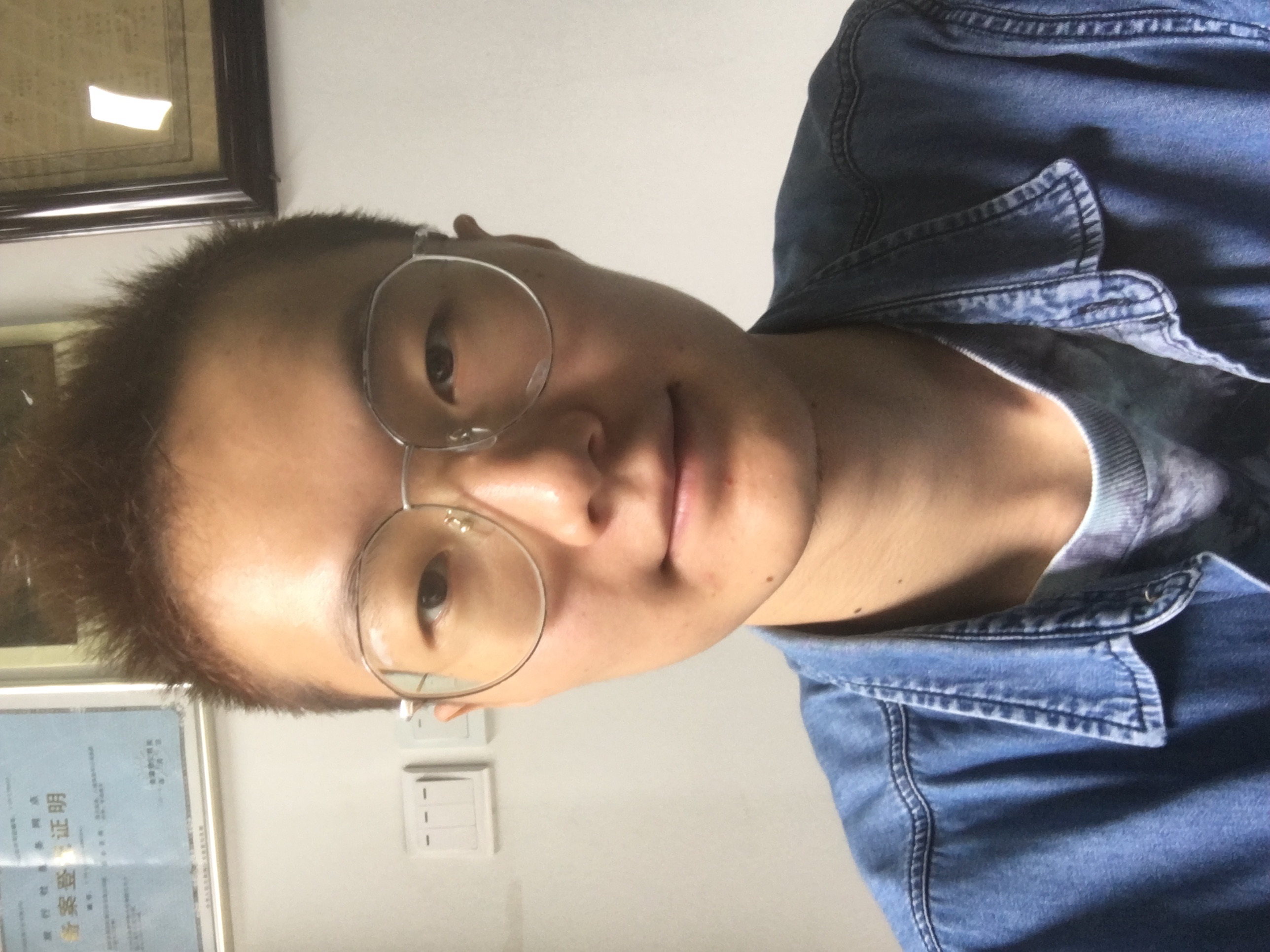 王教员 照片