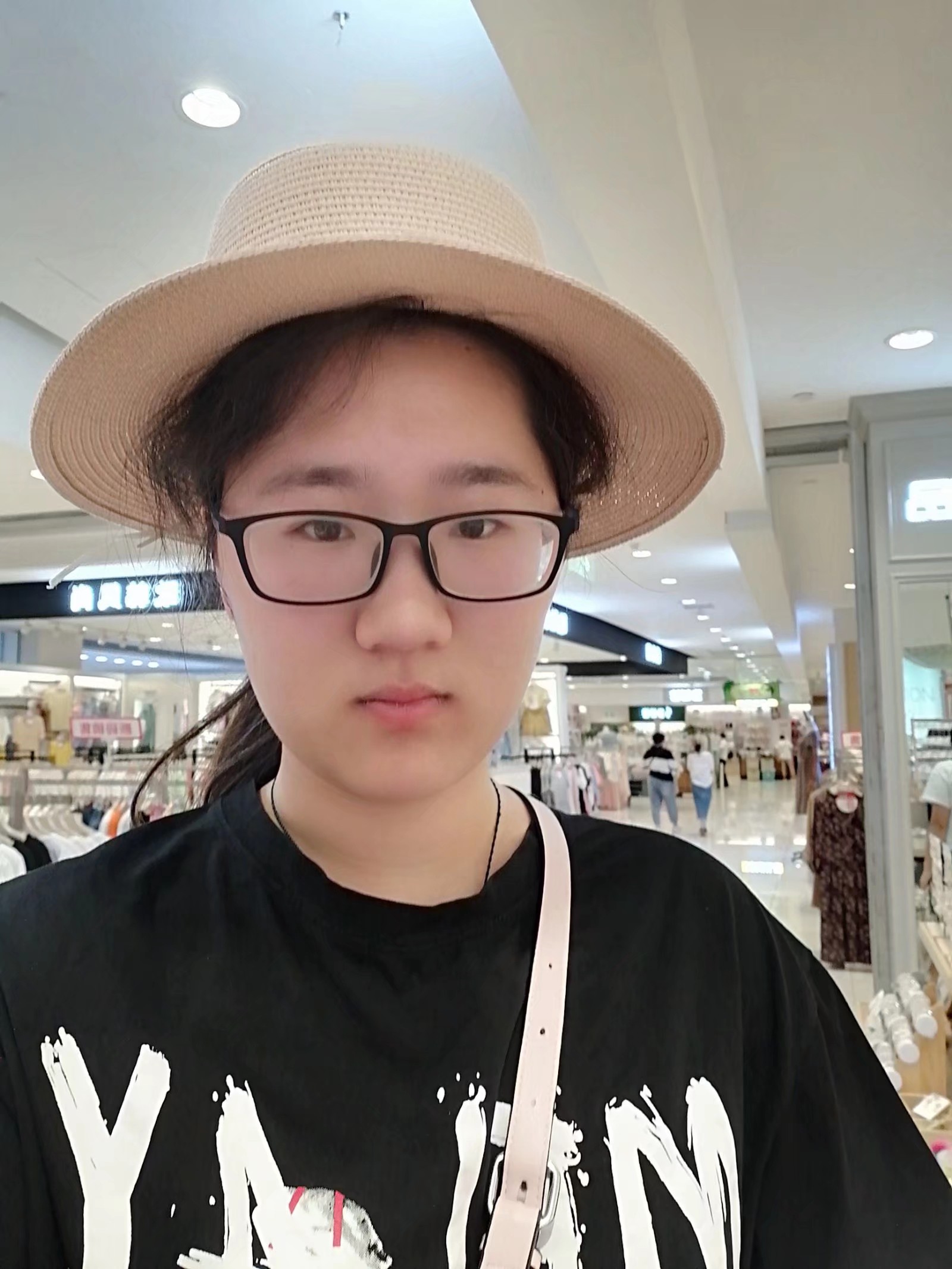 温教员 照片