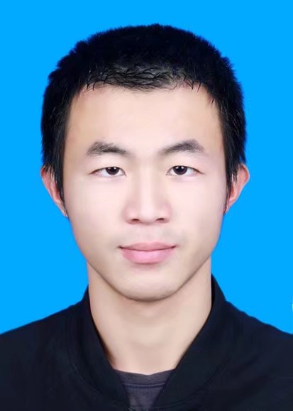 李教员 照片
