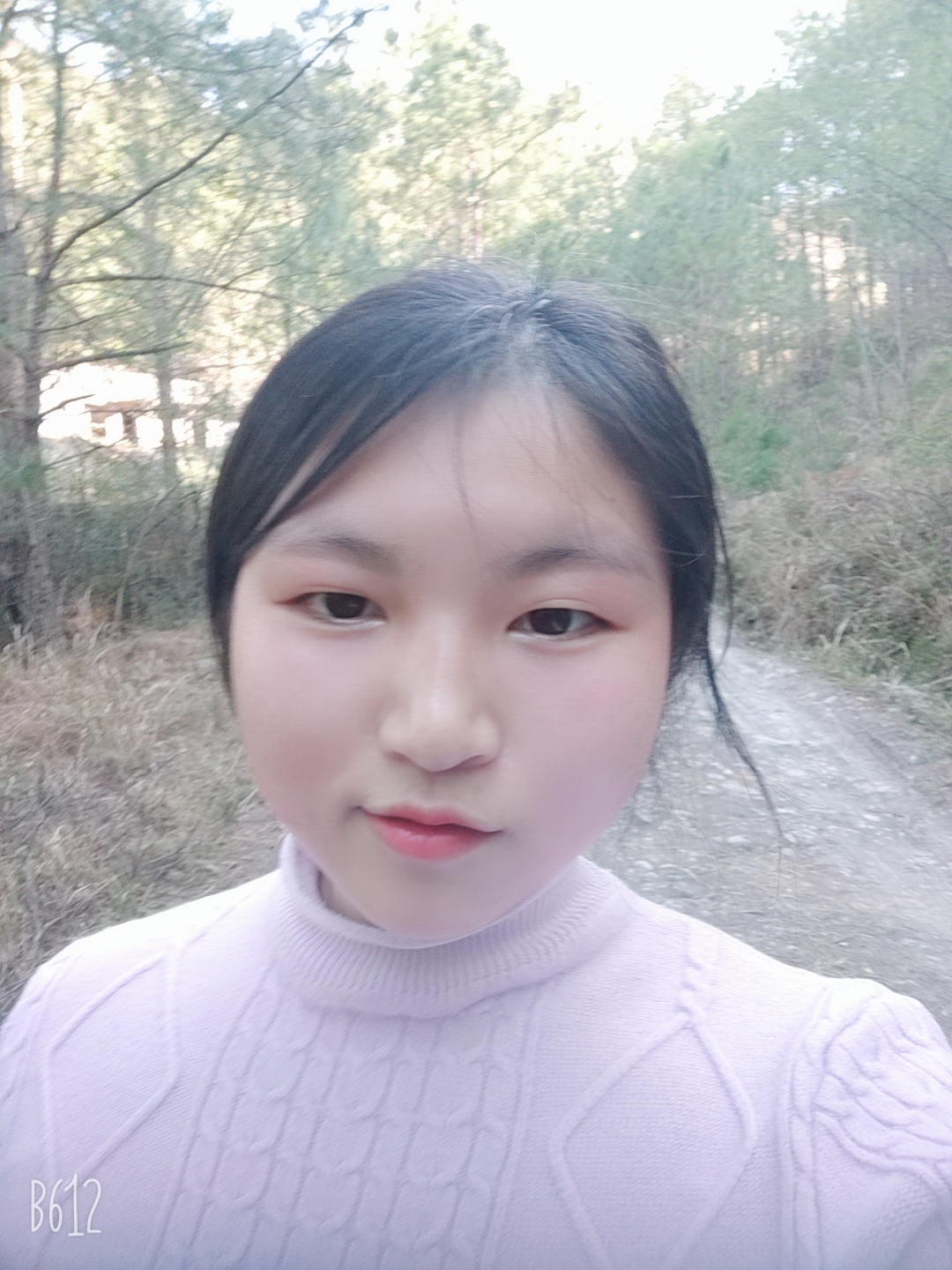 何教员 照片