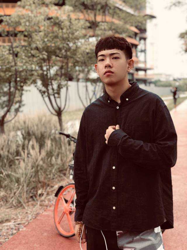 刘教员 照片