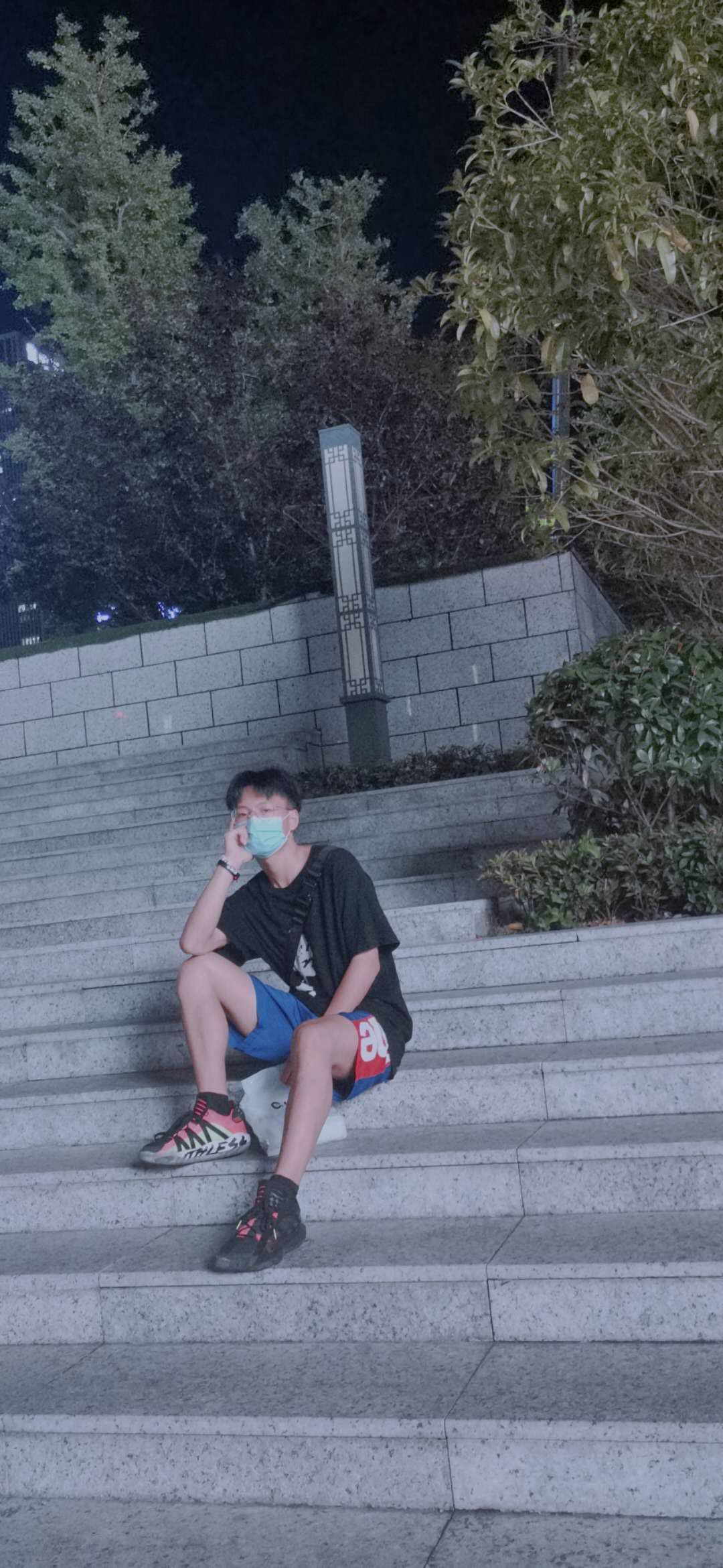 廖教员 照片