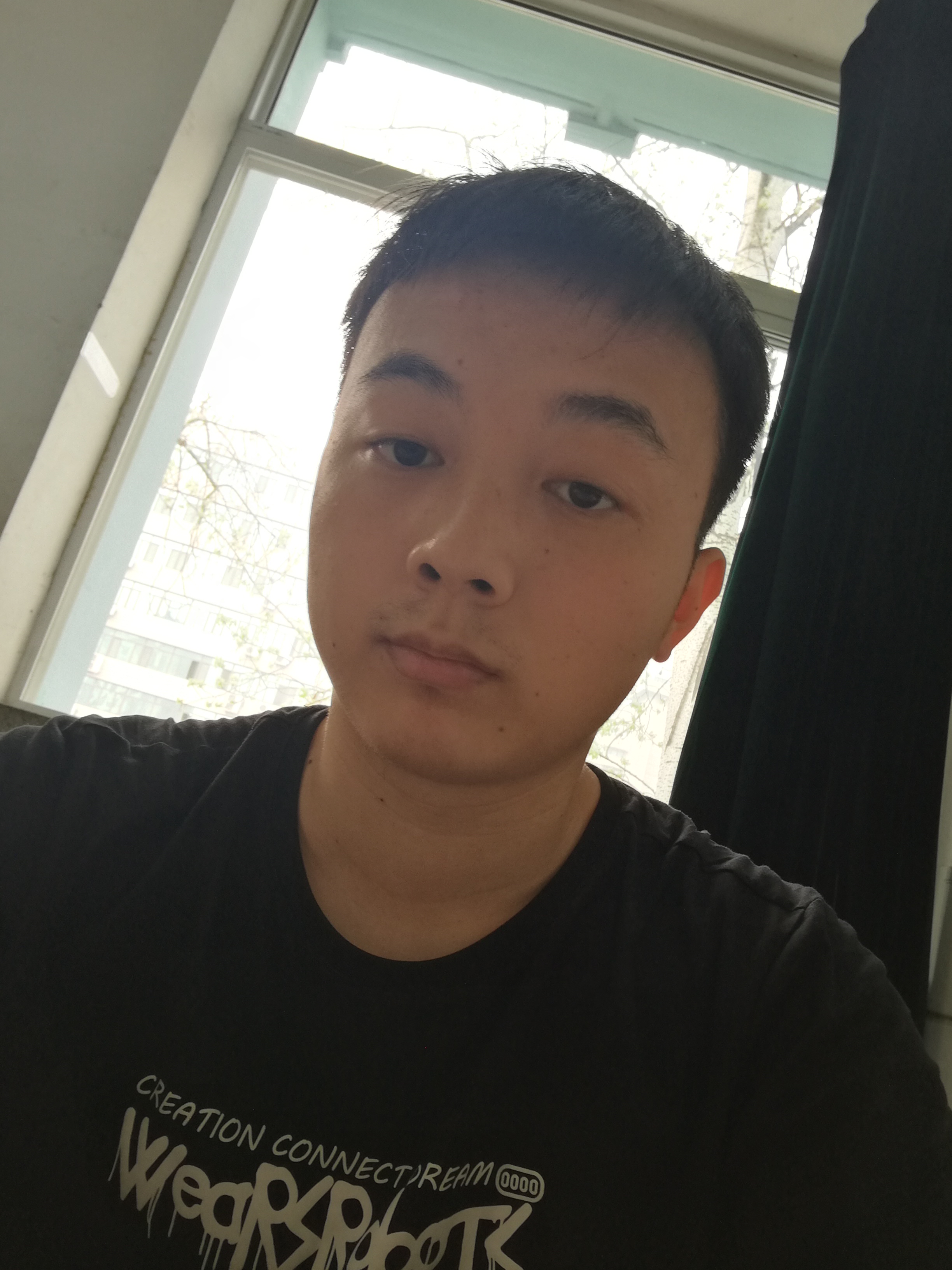 黄教员 照片