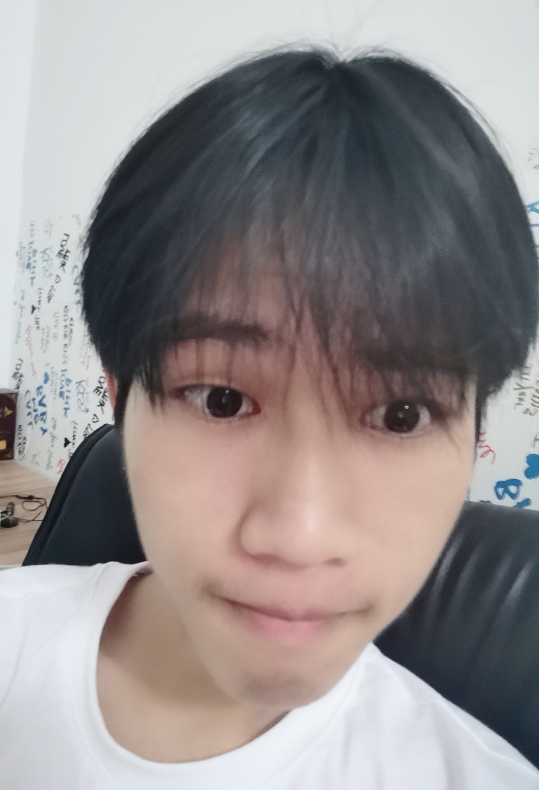梁教员 照片