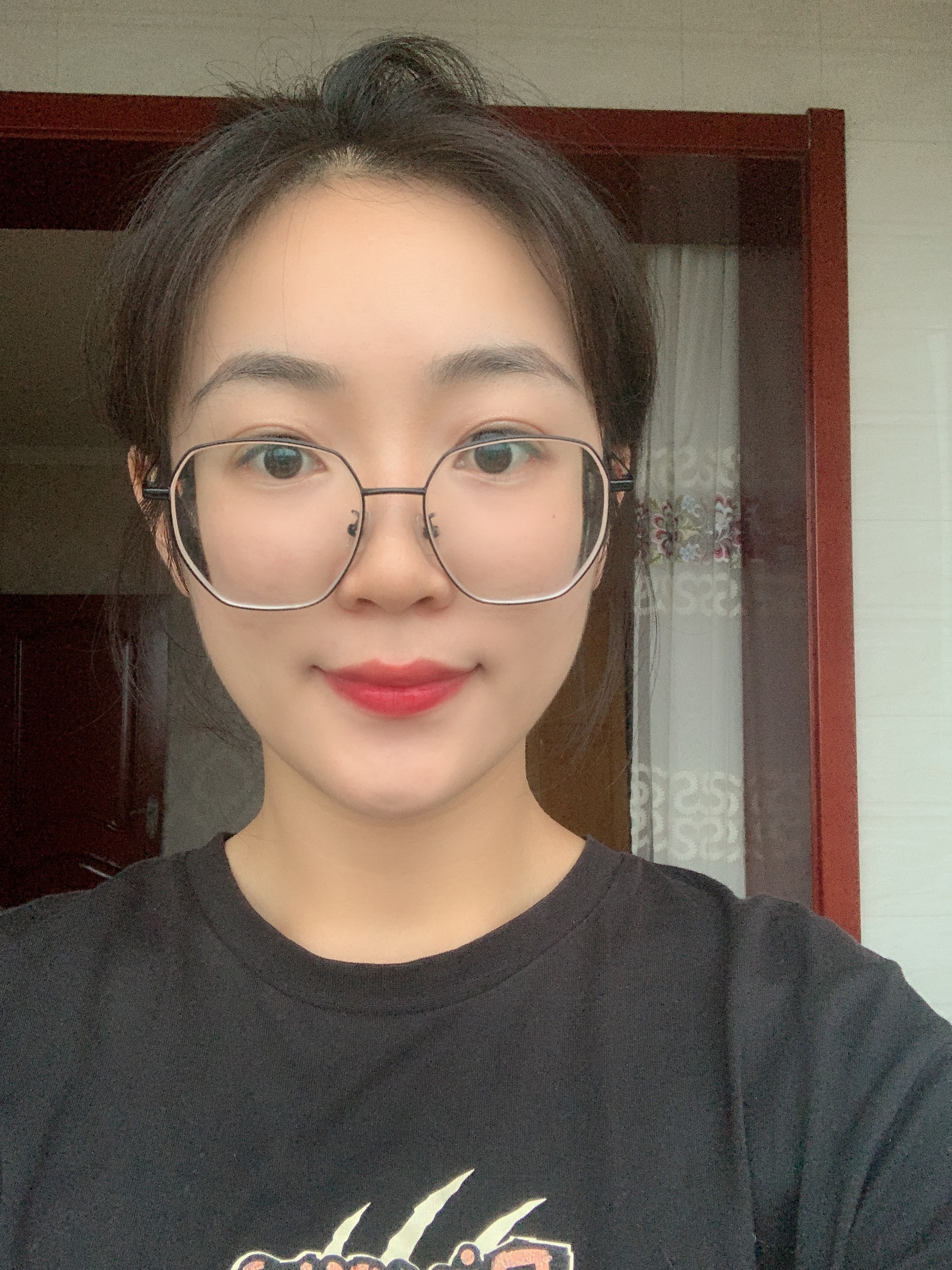 苗教员 照片