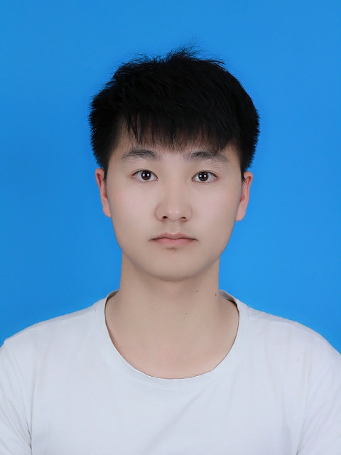 李教员 照片