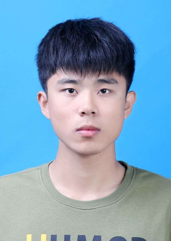 李教员 照片