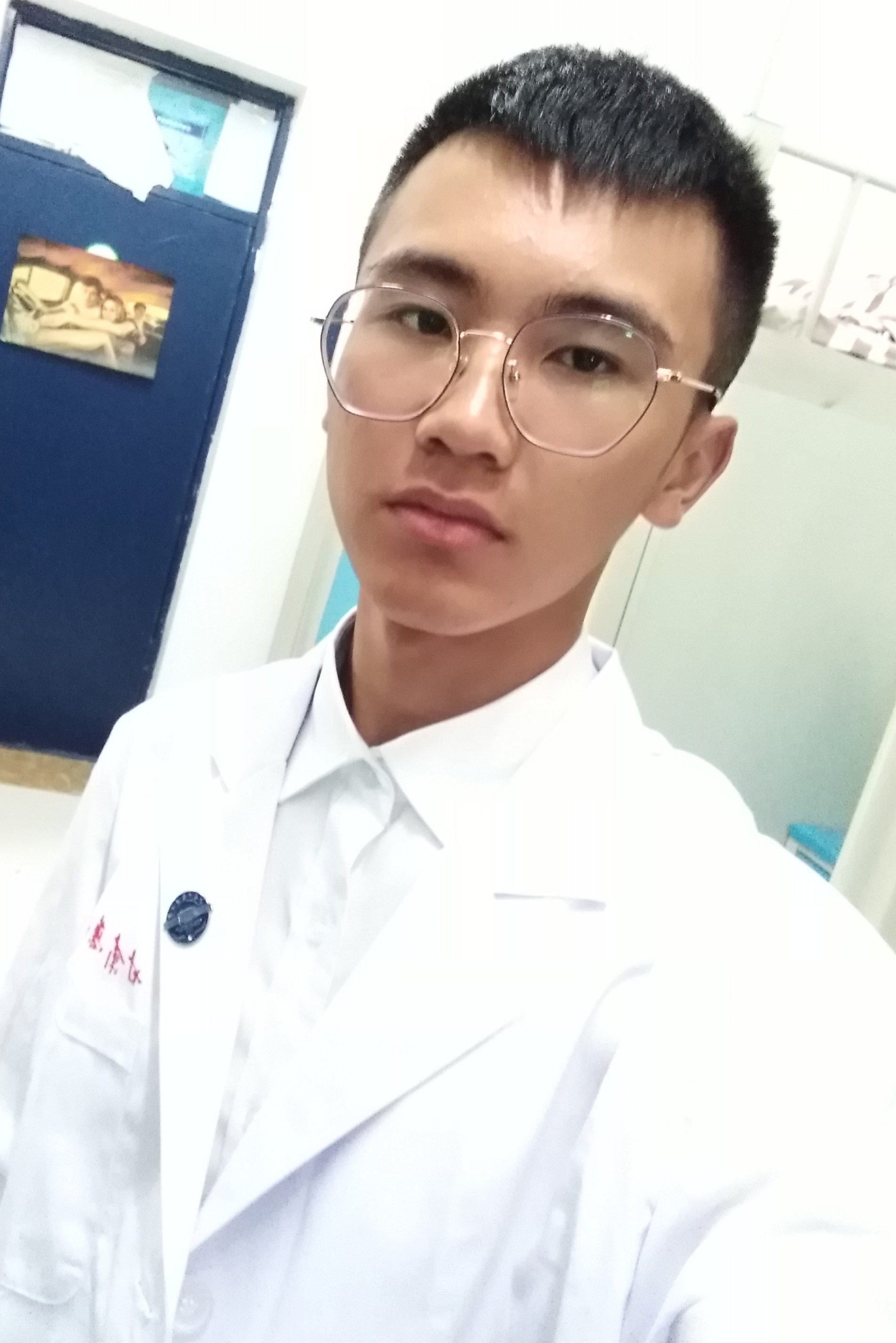 张教员 照片