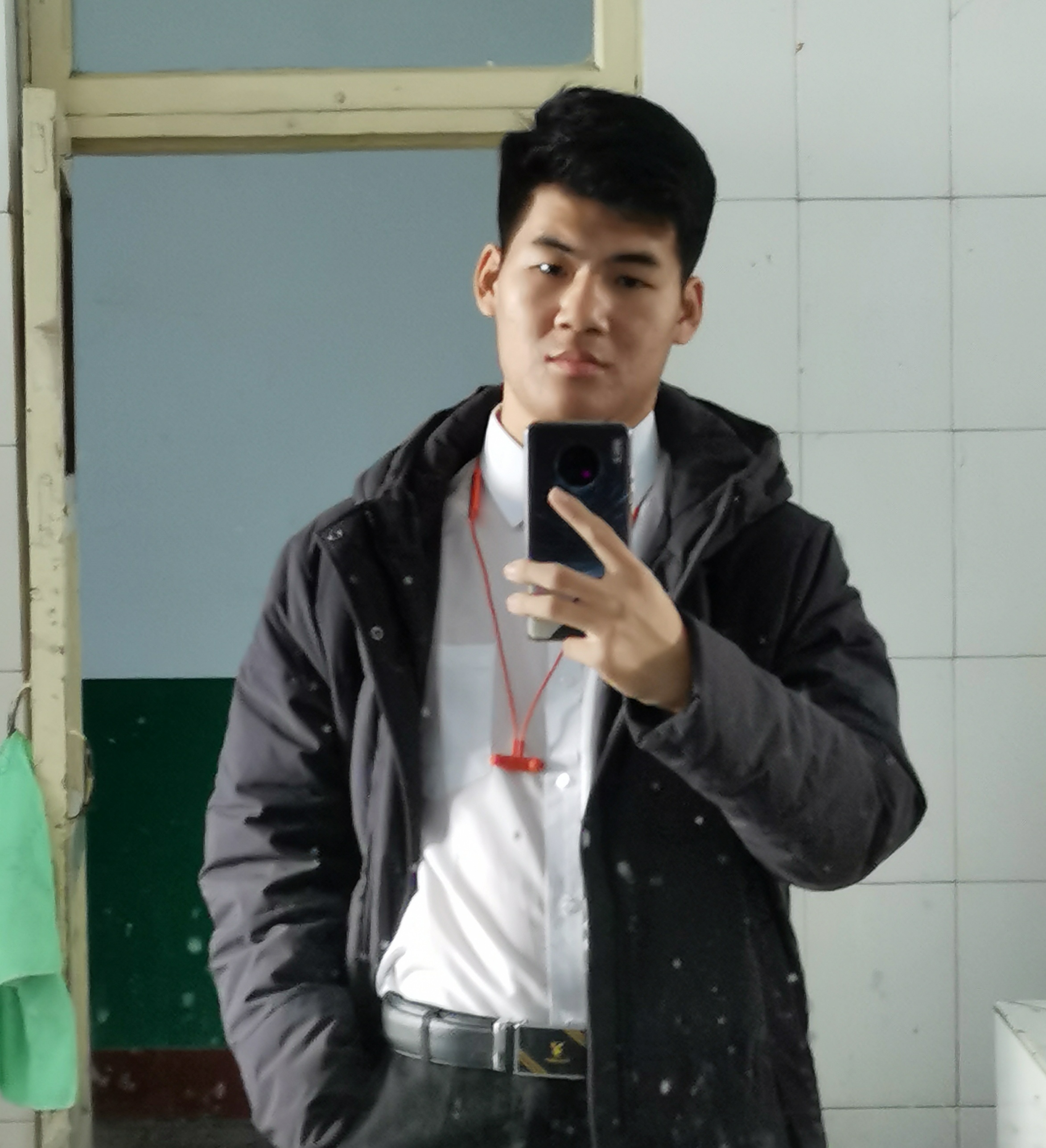 甘教员 照片