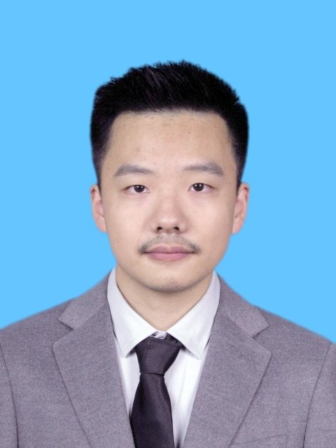 李教员 照片