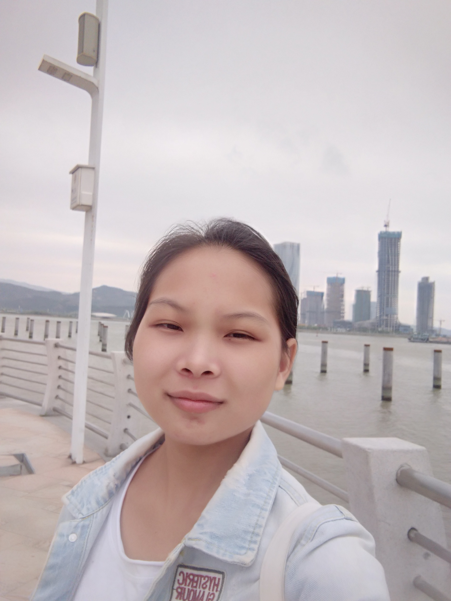 廖教员 照片