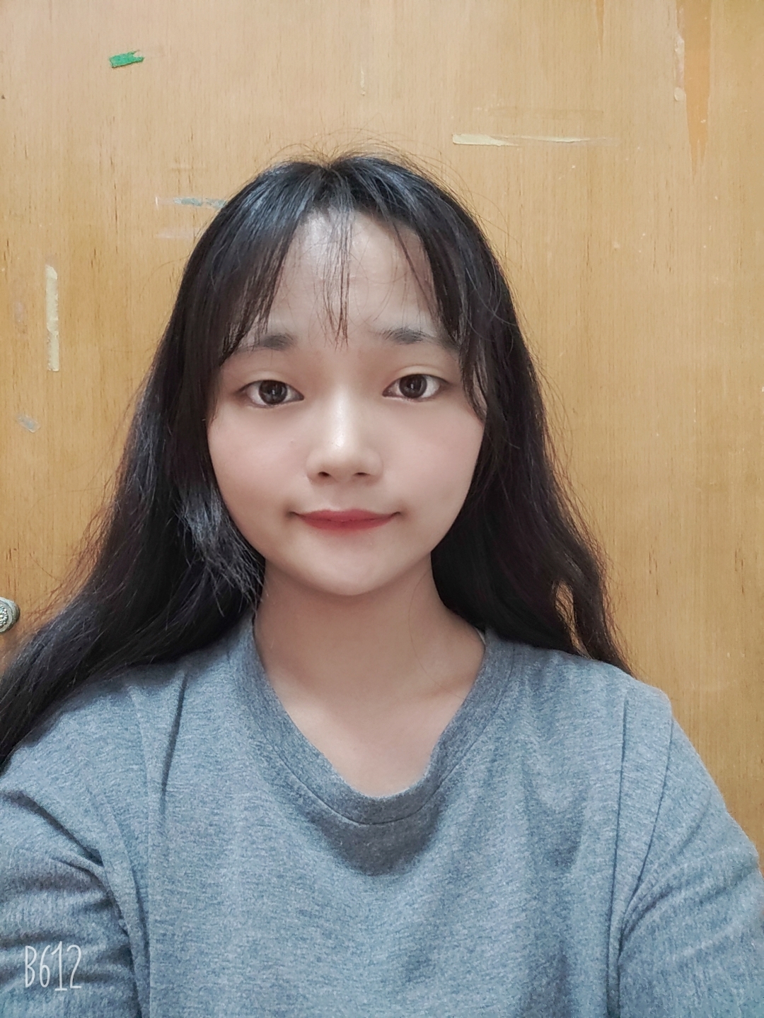 邹教员 照片