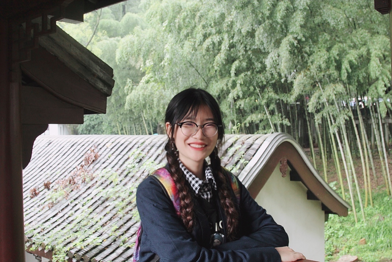 汤教员 照片