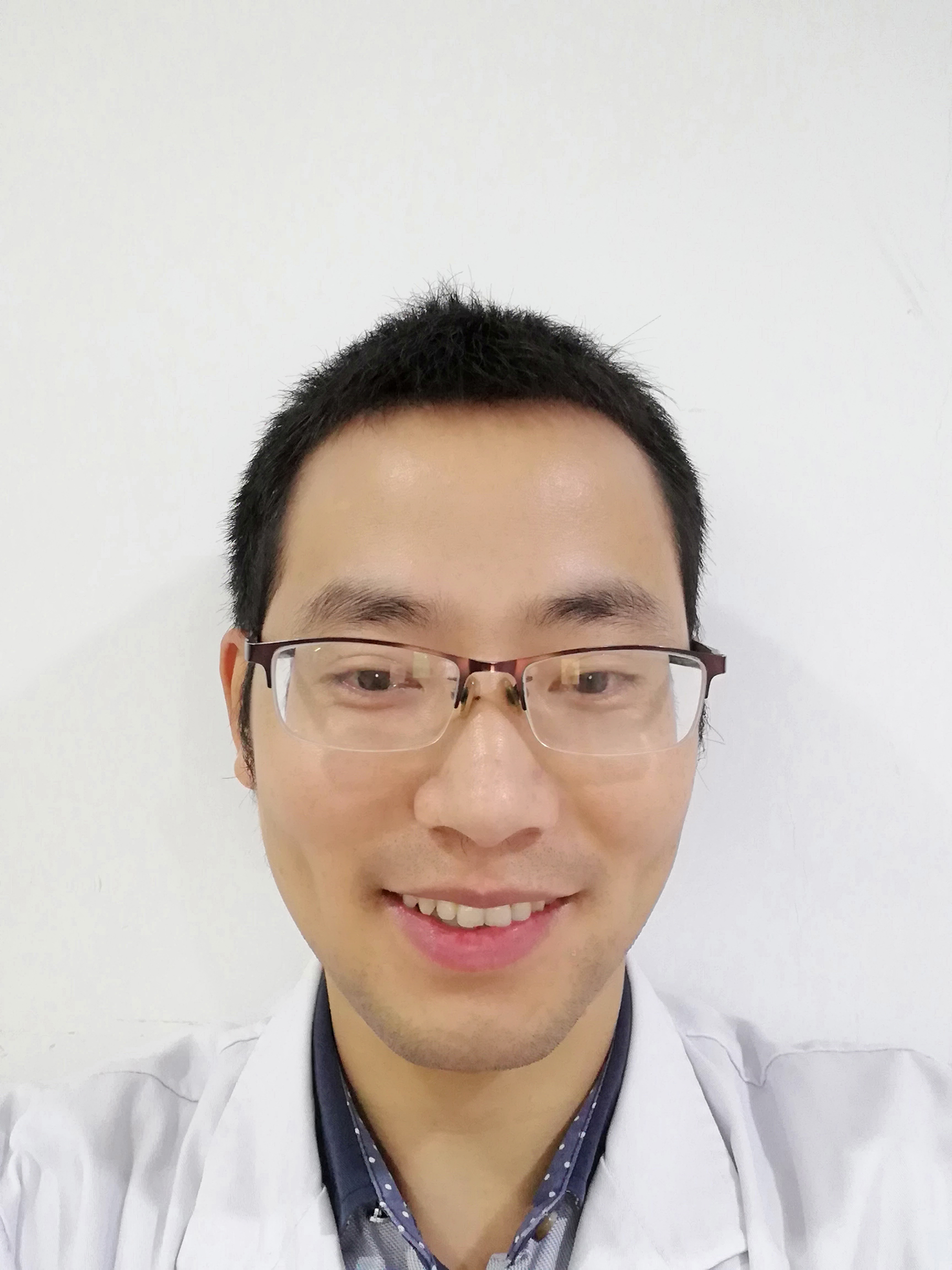 周教员 照片