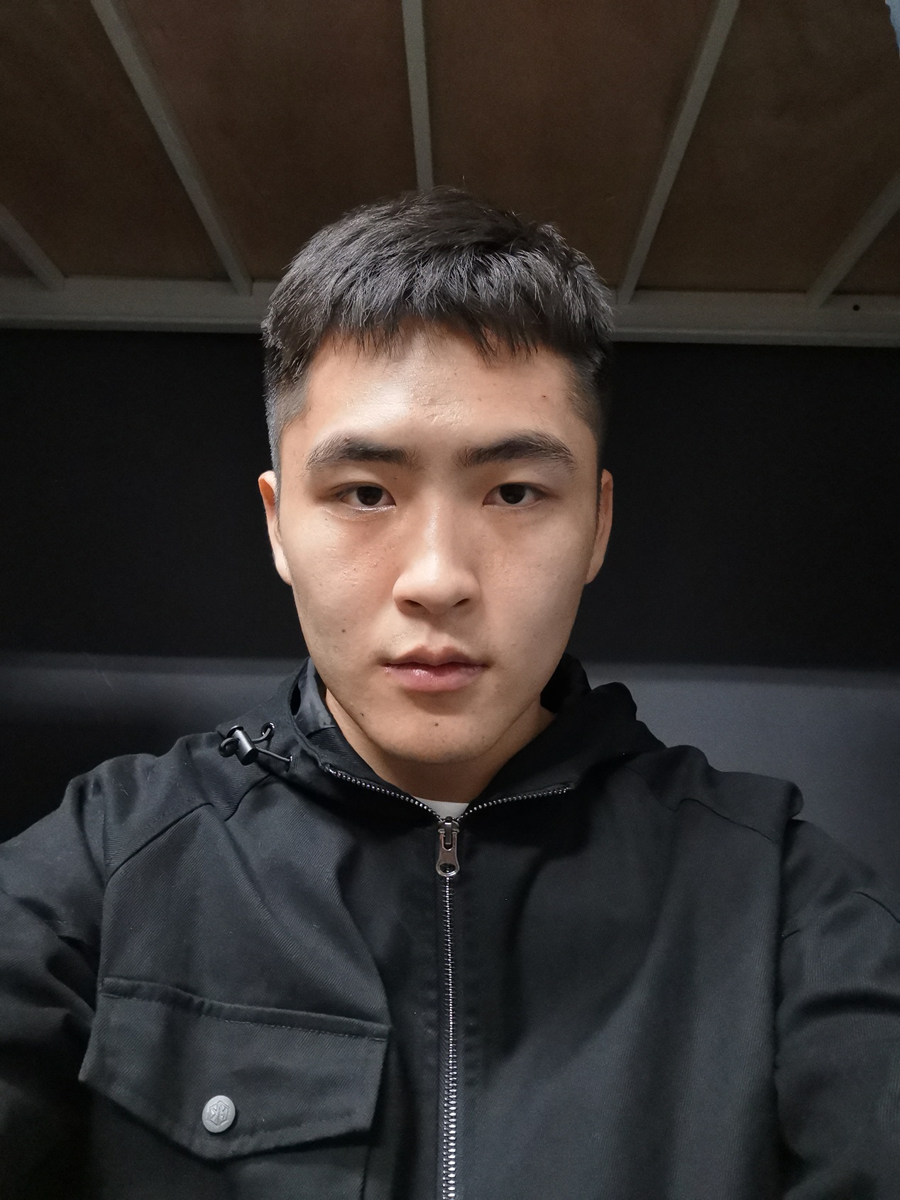 谭教员 照片