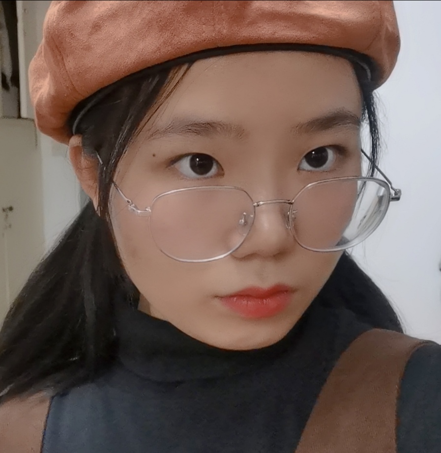 李教员 照片