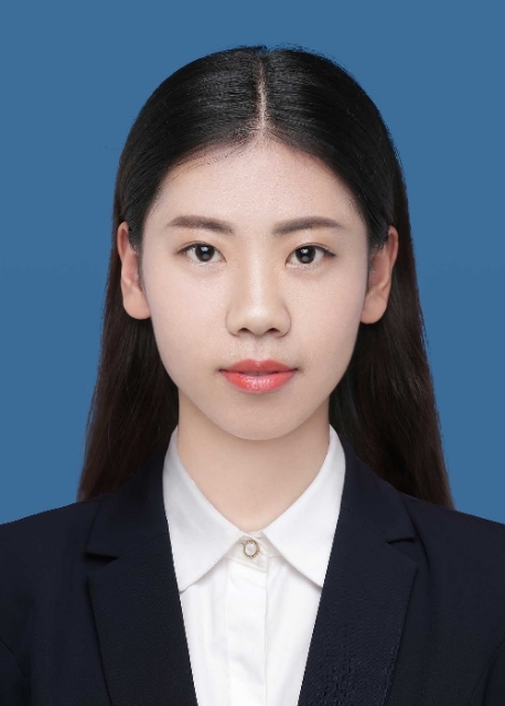 吕教员 照片