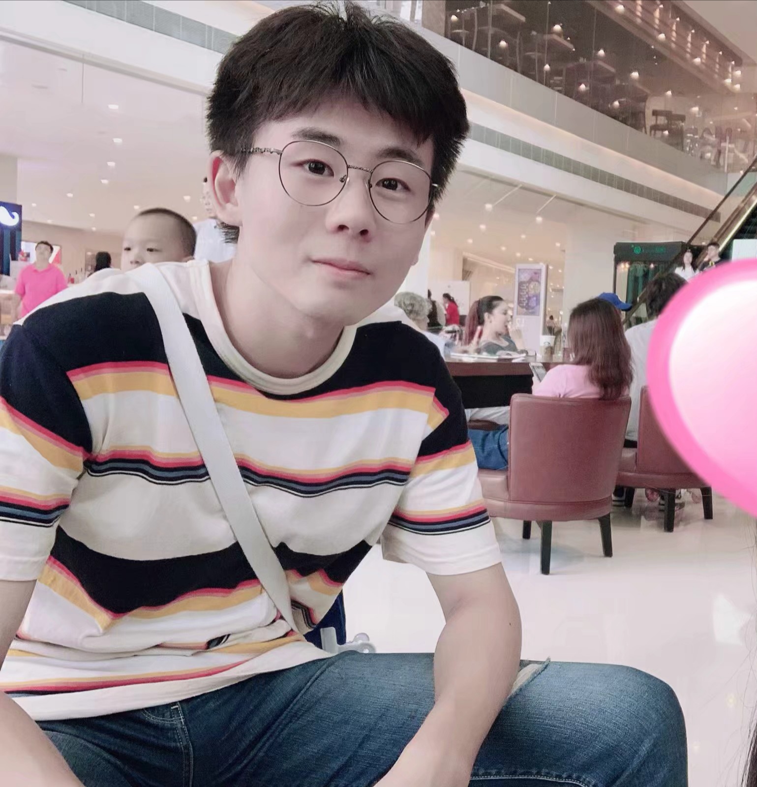 史教员 照片