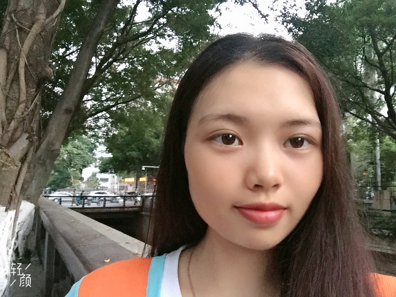 颜教员 照片