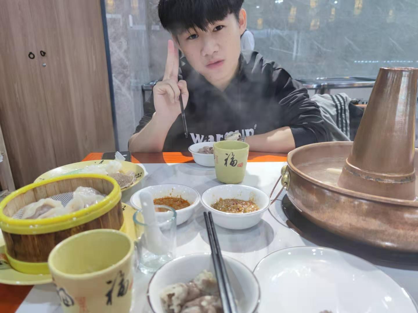 王教员 照片