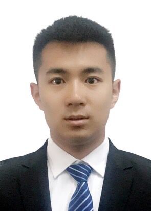 吕教员 照片