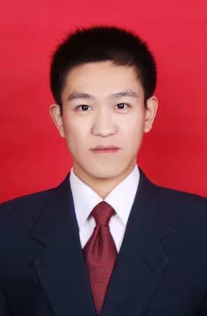 王教员 照片