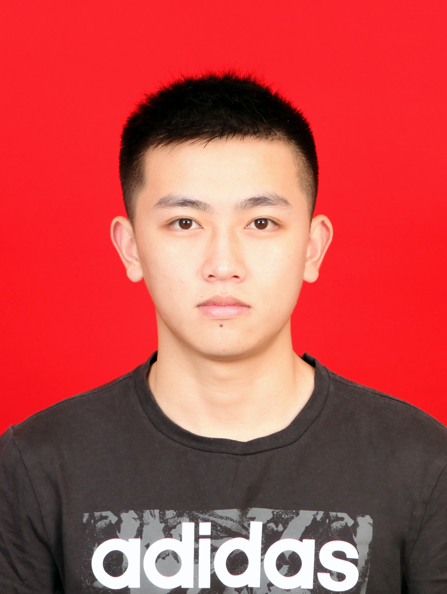 章教员 照片