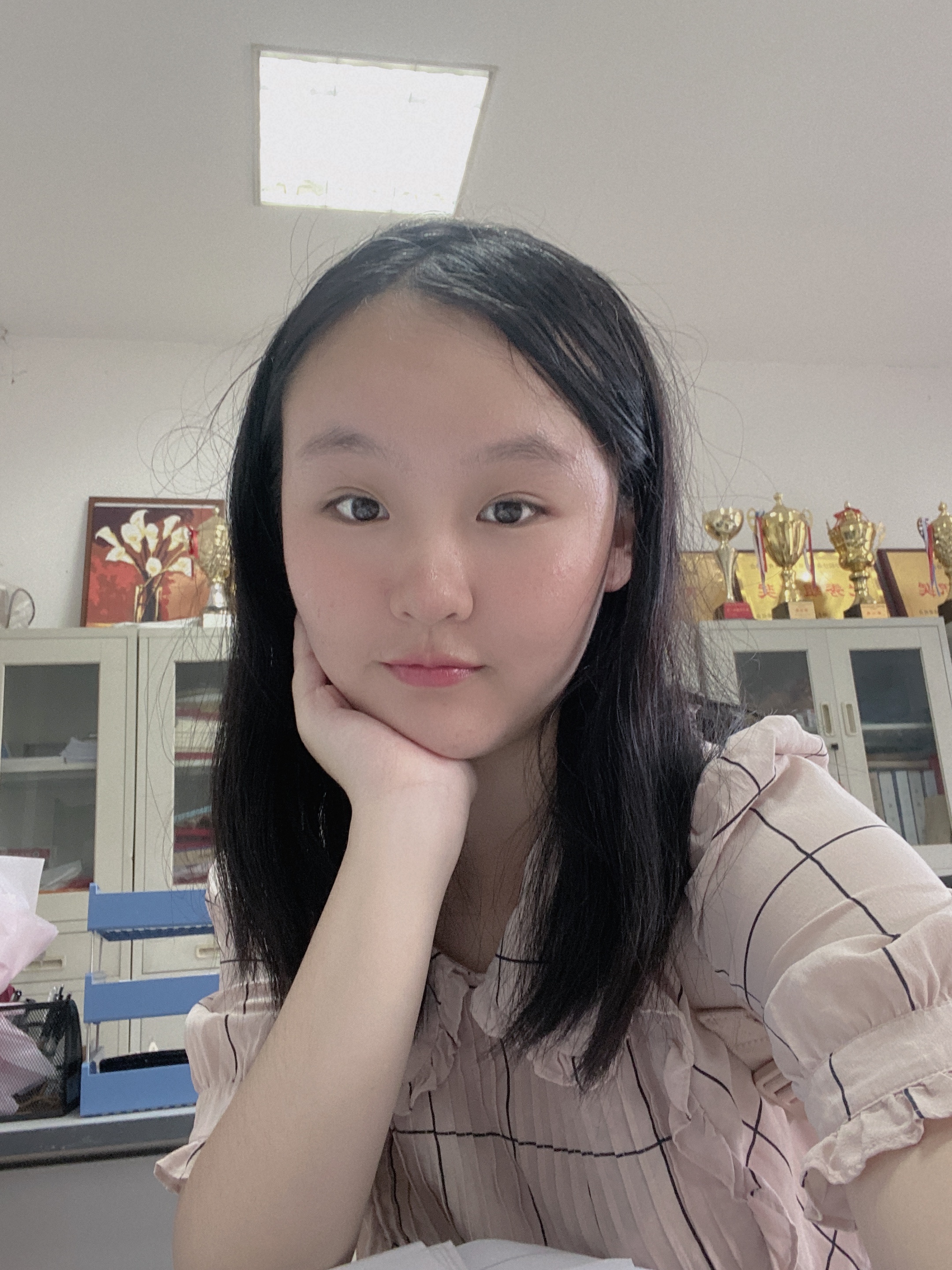 骆教员 照片