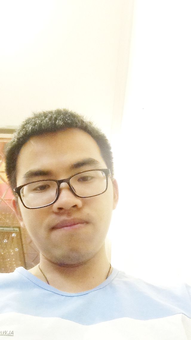 梁教员 照片