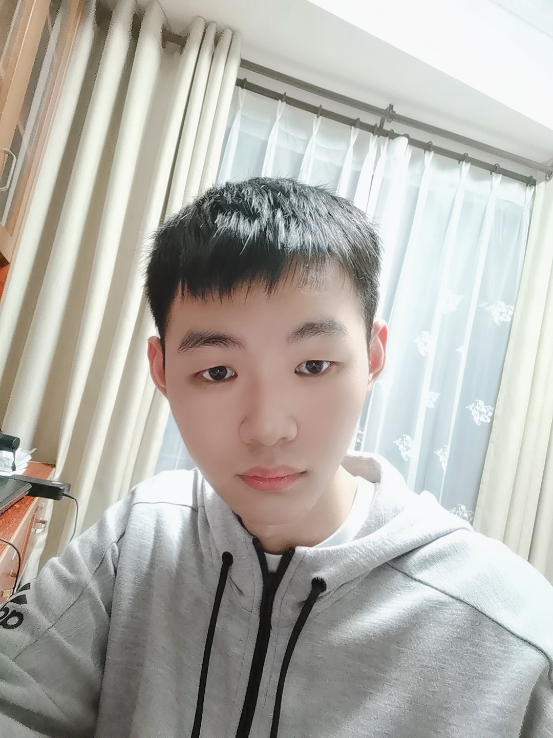邓教员 照片