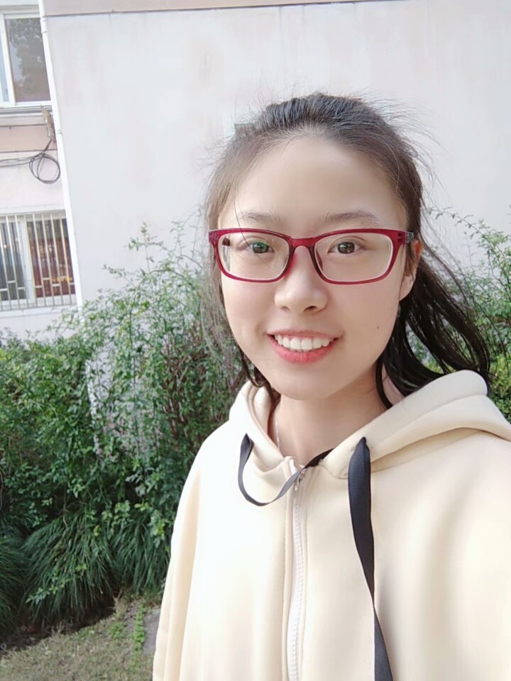 梁教员 照片