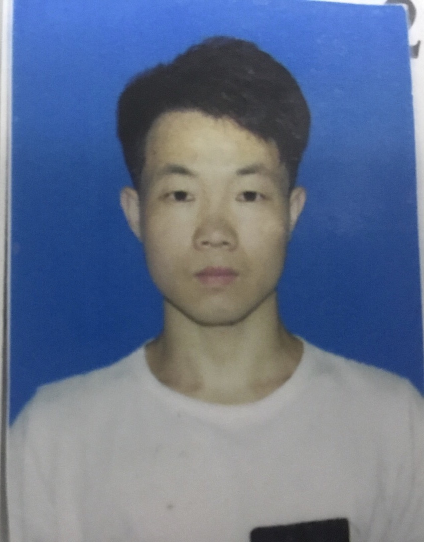 黄教员 照片
