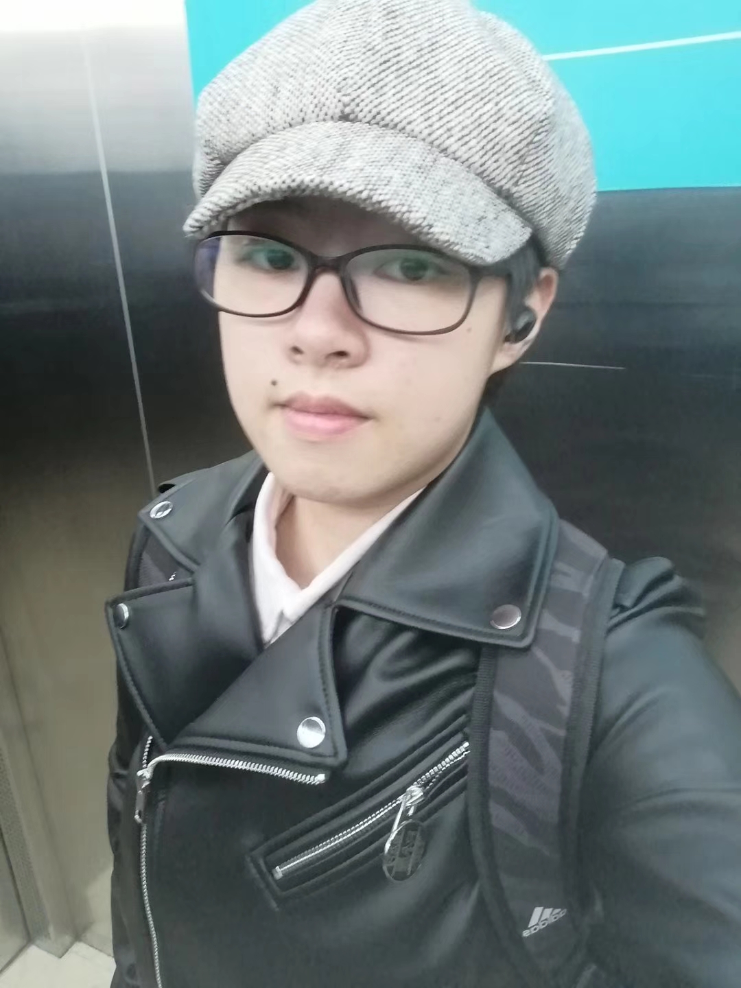 金教员 照片