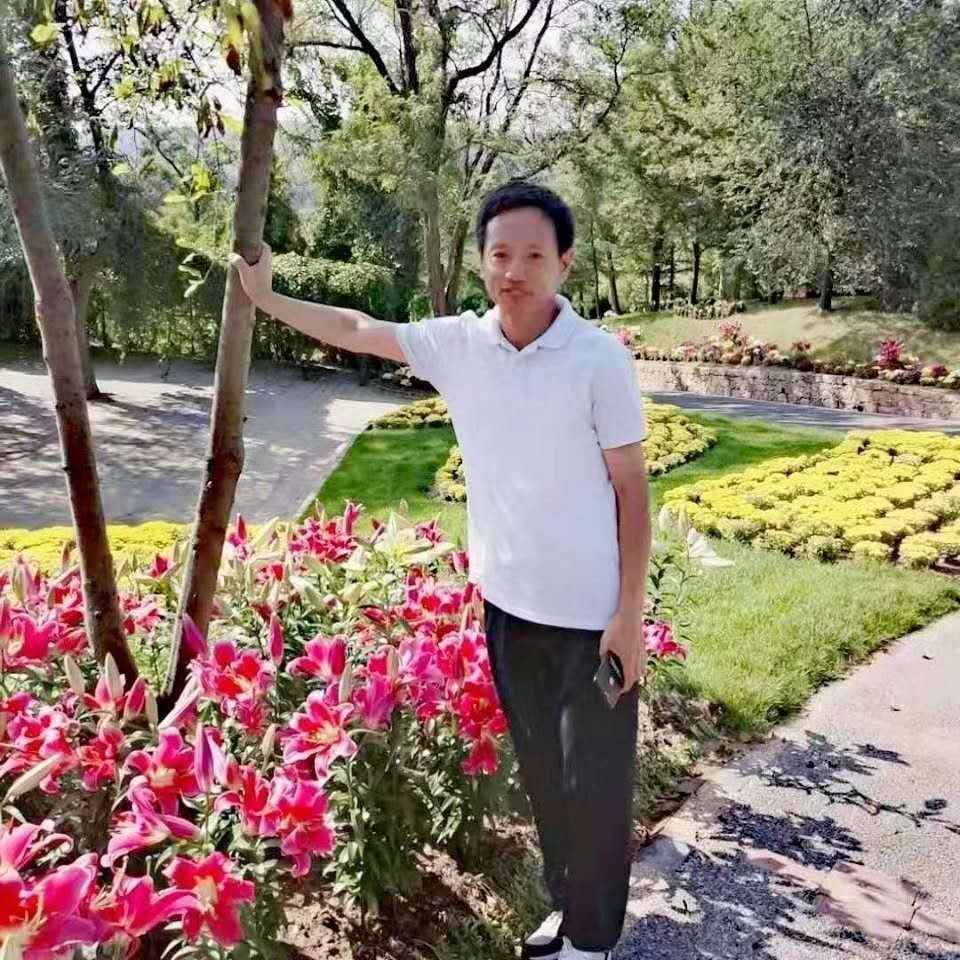 田教员 照片