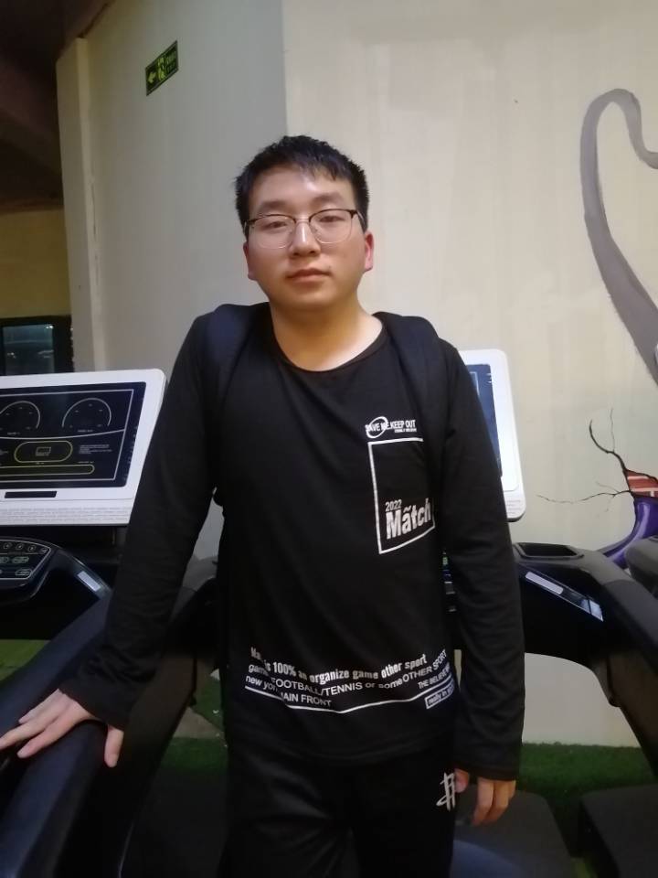 王教员 照片