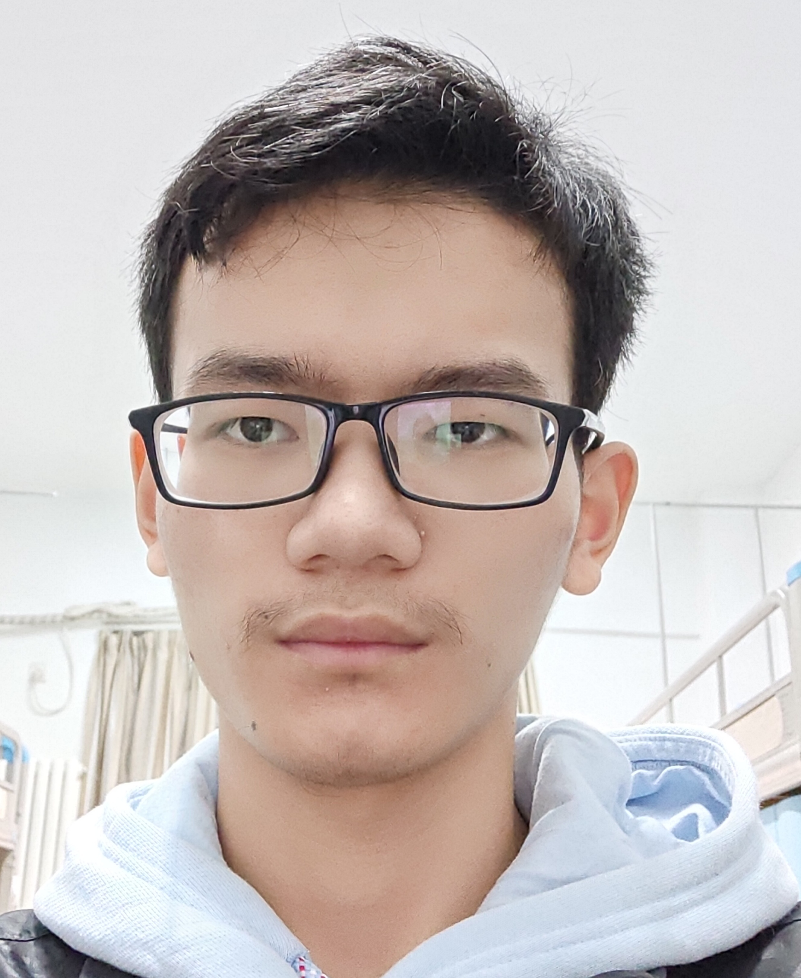周教员 照片