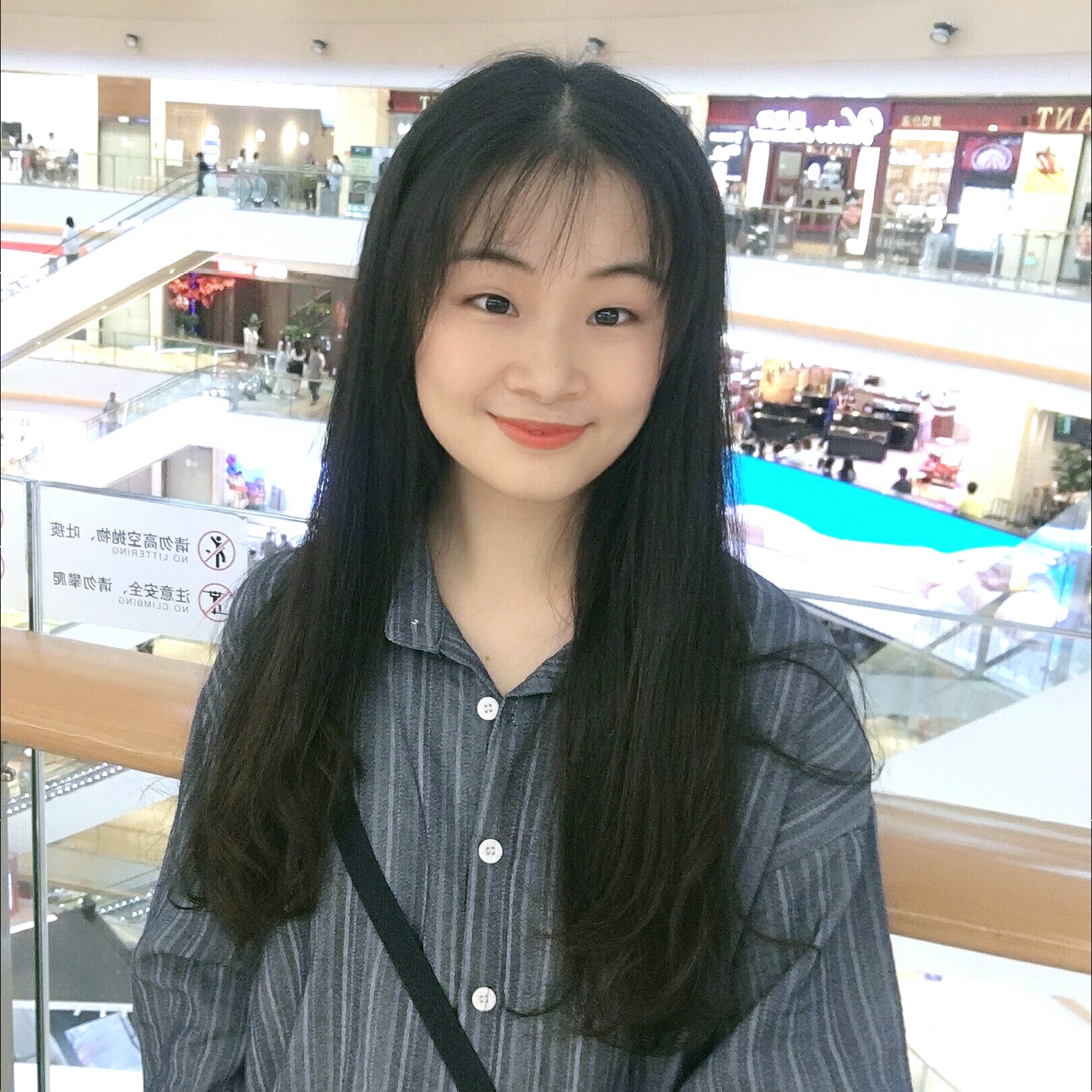 吴教员 照片