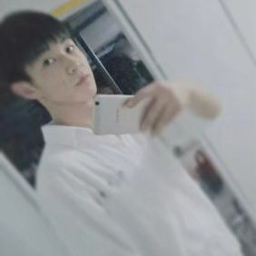 郑教员 照片