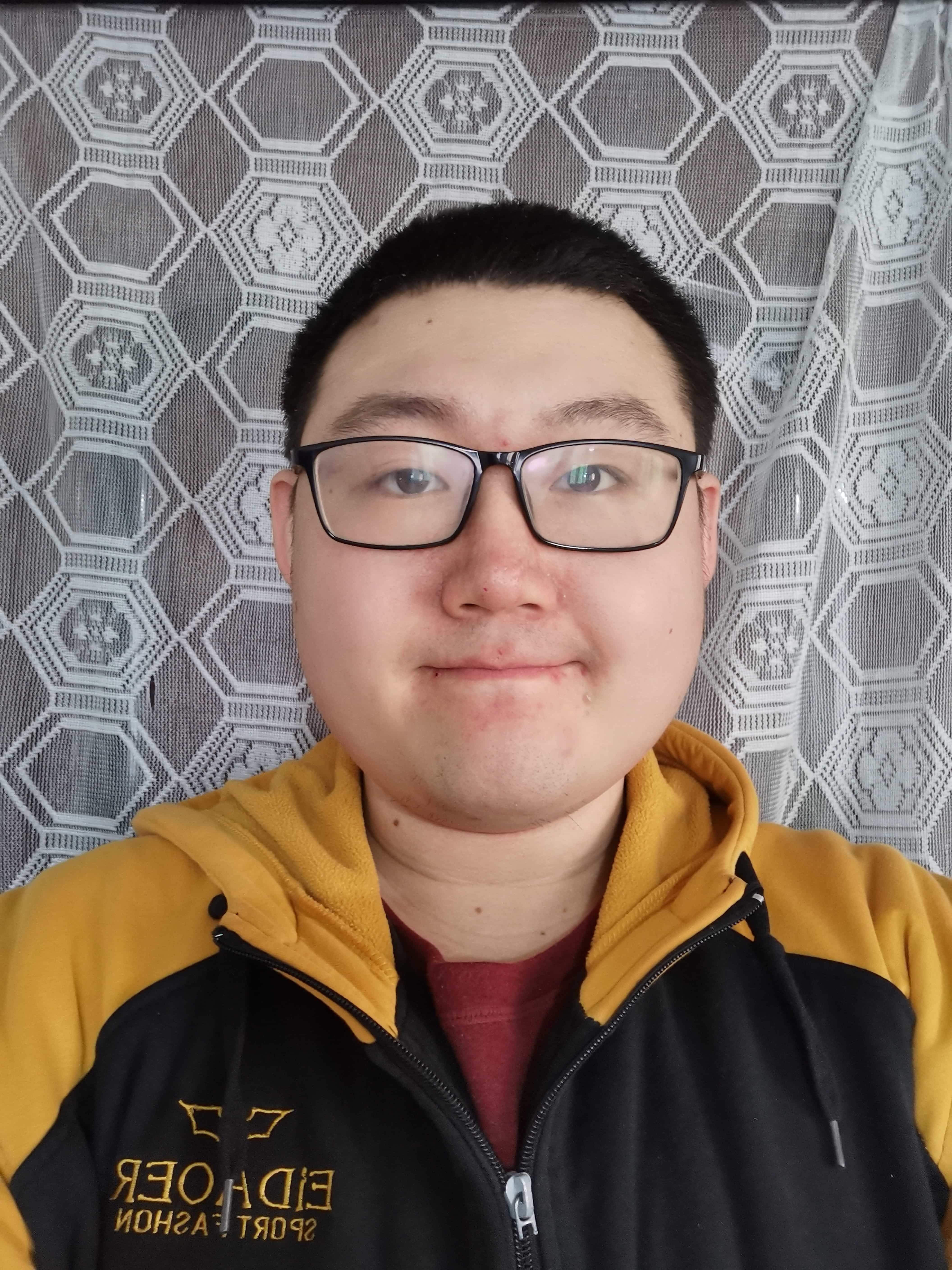 李教员 照片