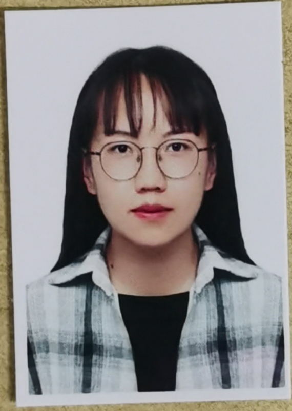 李教员 照片