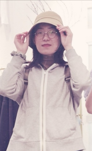 余教员 照片