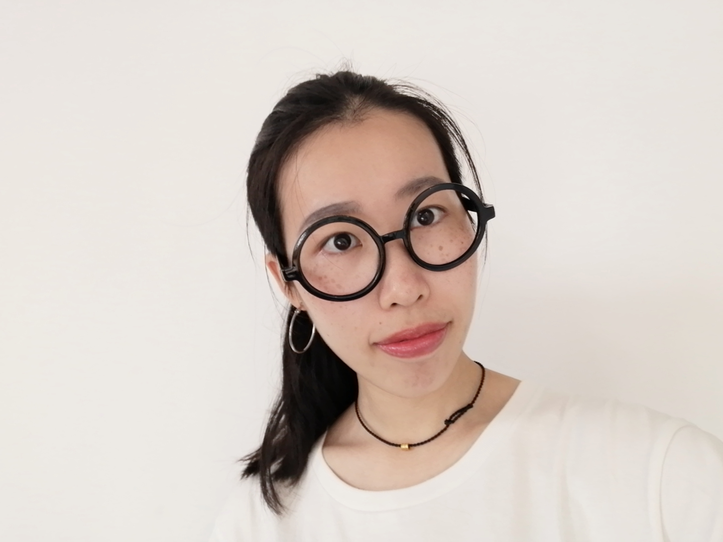 何教员 照片