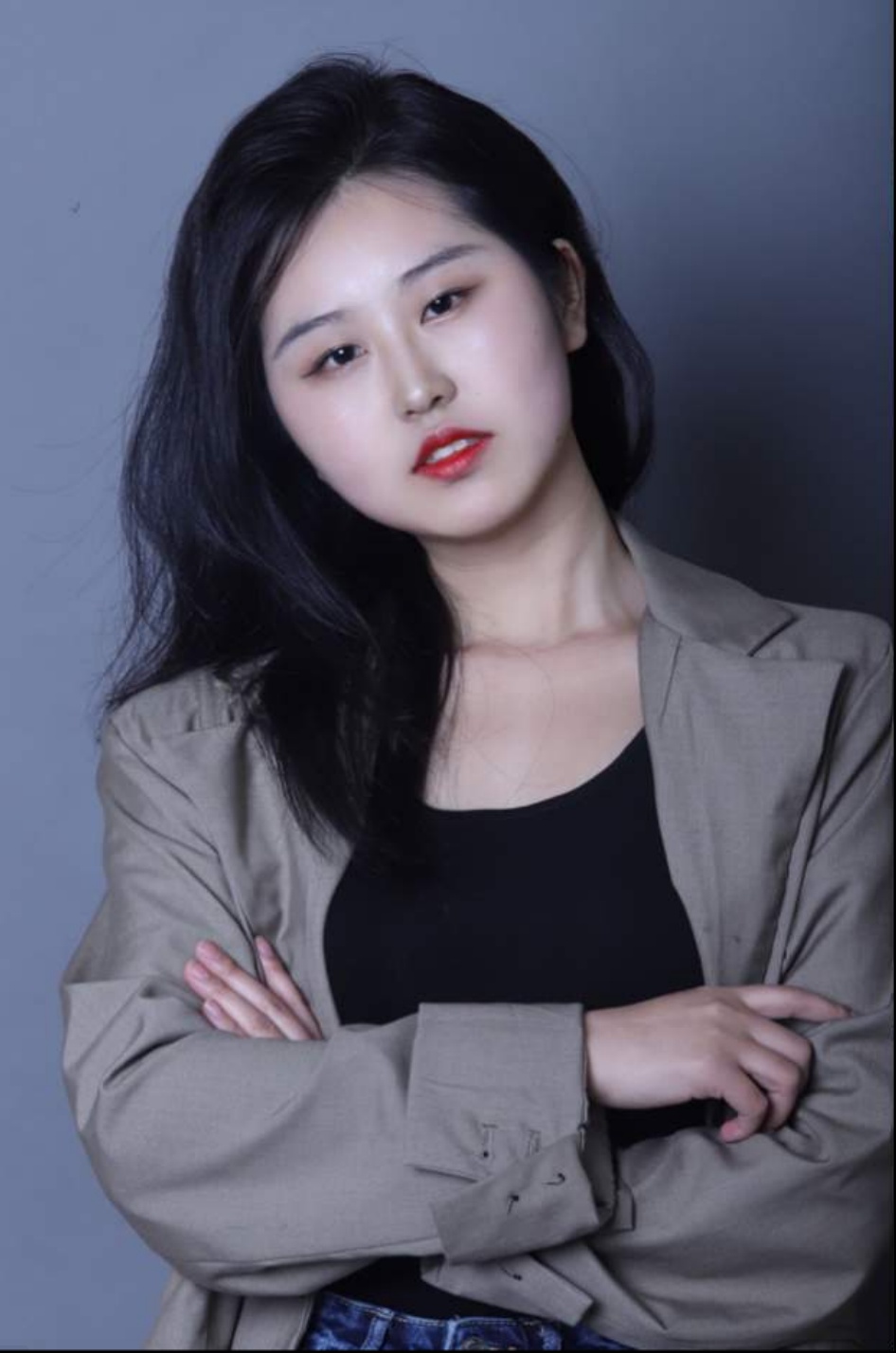 何教员 照片