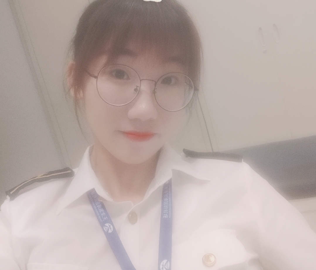李教员 照片