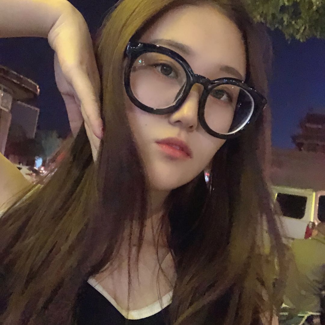 雷教员 照片