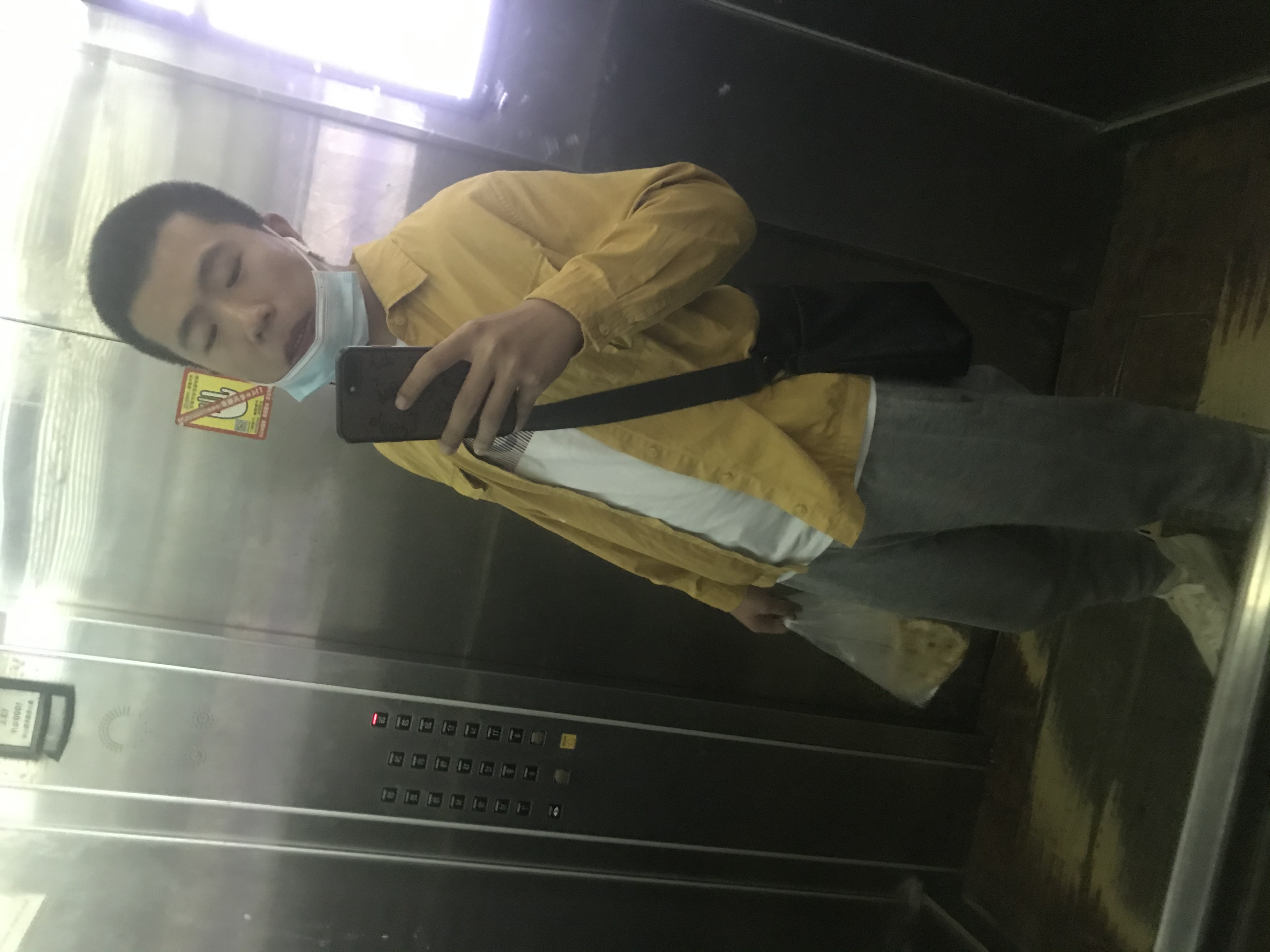 郑教员 照片