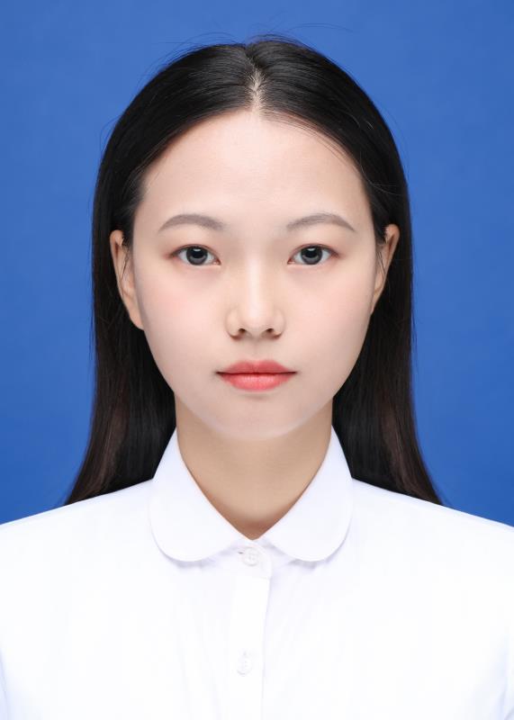 何教员 照片