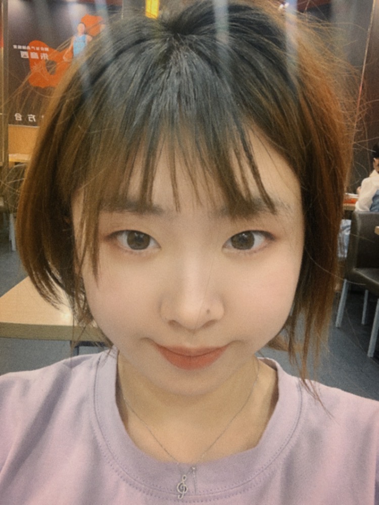 佟教员 照片