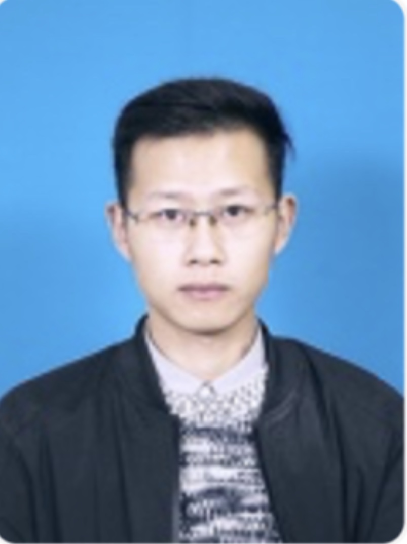 艾教员 照片