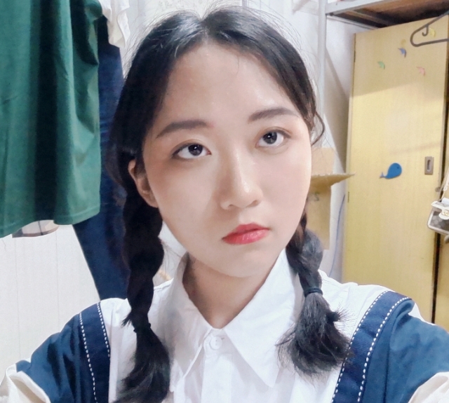 黄教员 照片